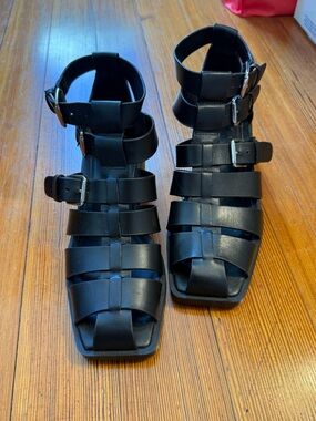 Zara Black Strappy Buckle Gladiator Sandals